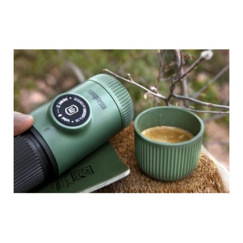 Wacaco Nanopresso MOSS GREEN + carcasă Aparat de cafea espresso portabil portabil + cadou ALLDA House Blend, 200 g.