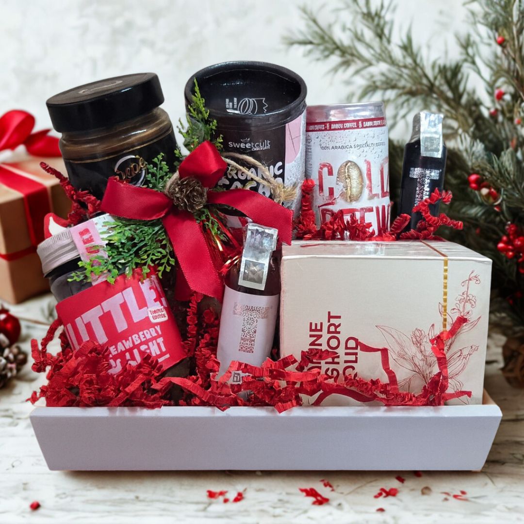Малка Коледна подаръчна кутия “Кафе и Наслада” – Перфектният подарък за всеки ценител