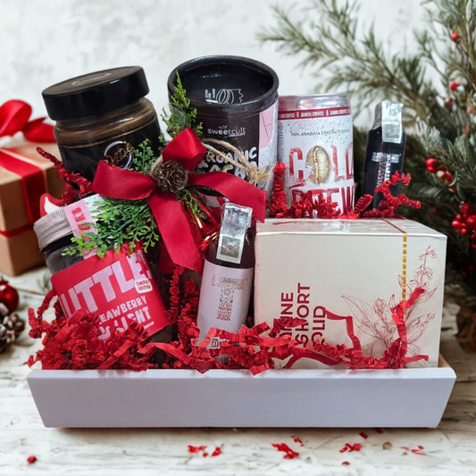 Малка Коледна подаръчна кутия “Кафе и Наслада” – Перфектният подарък за всеки ценител
