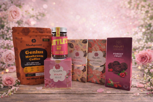 Подаръчна кутия с кафе, чай с рози, шоколад Rosey’s Mark и веган бонбони Nouri