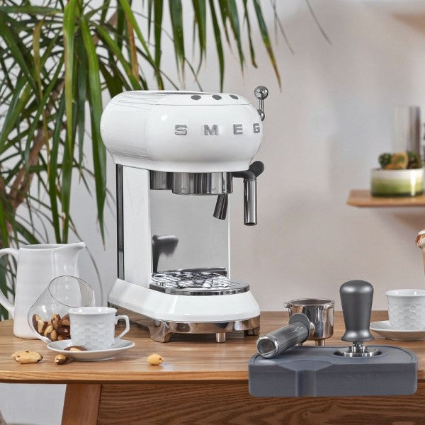 SMEG ECF01WHEU Espresso кафемашина