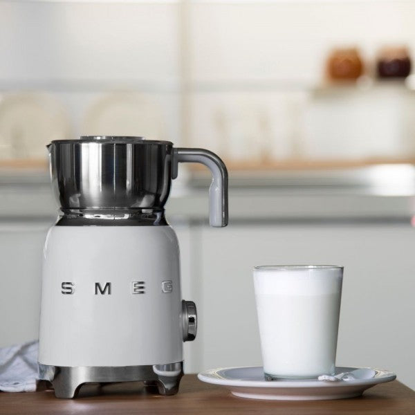 SMEG MFF11WHEU Уред за пяна